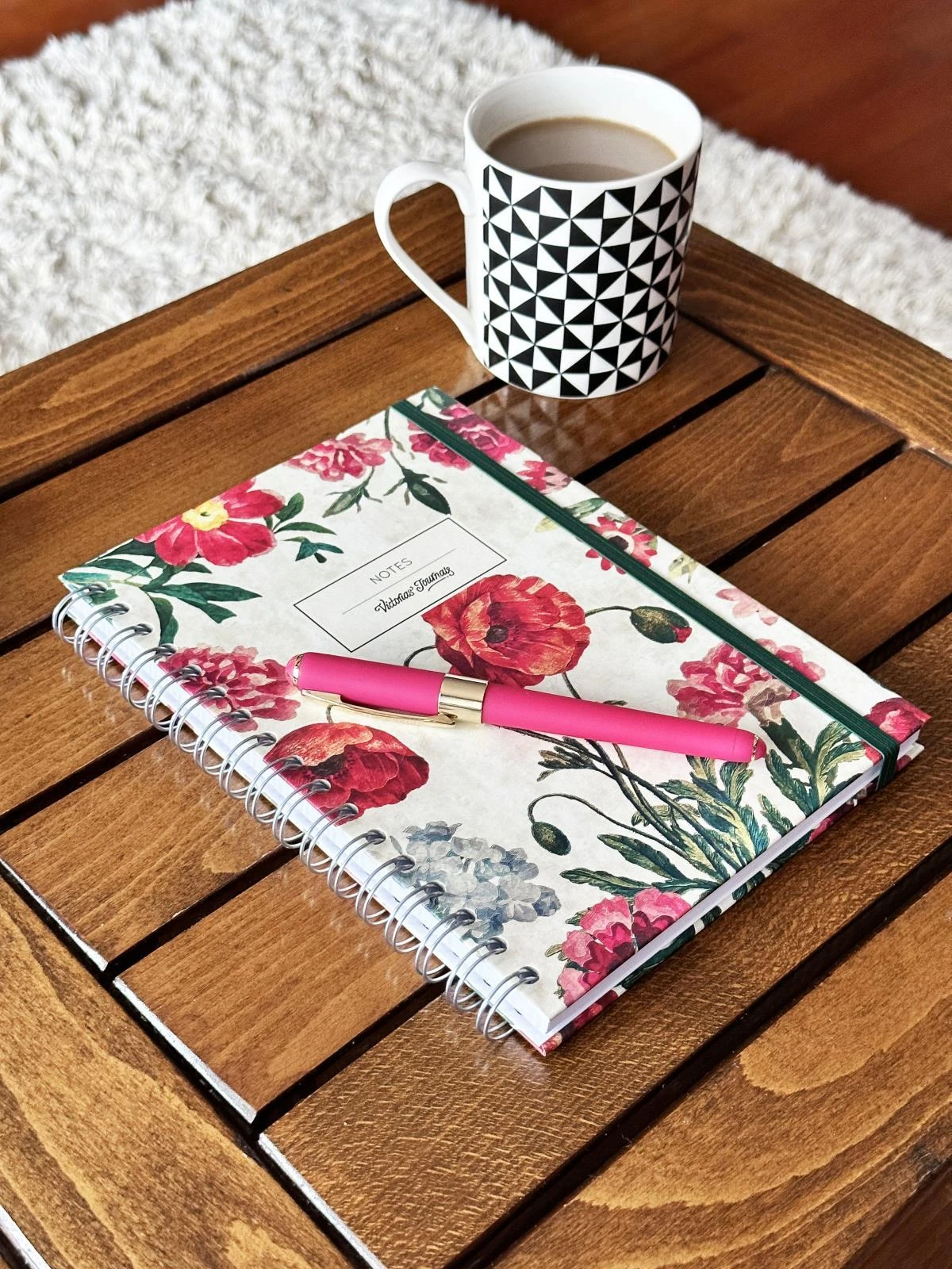 123-0063 Victoria's Journals Sert Kapaki Spiralli Defter 17x24 cm 90 gr. 96 Yaprak Çizgili