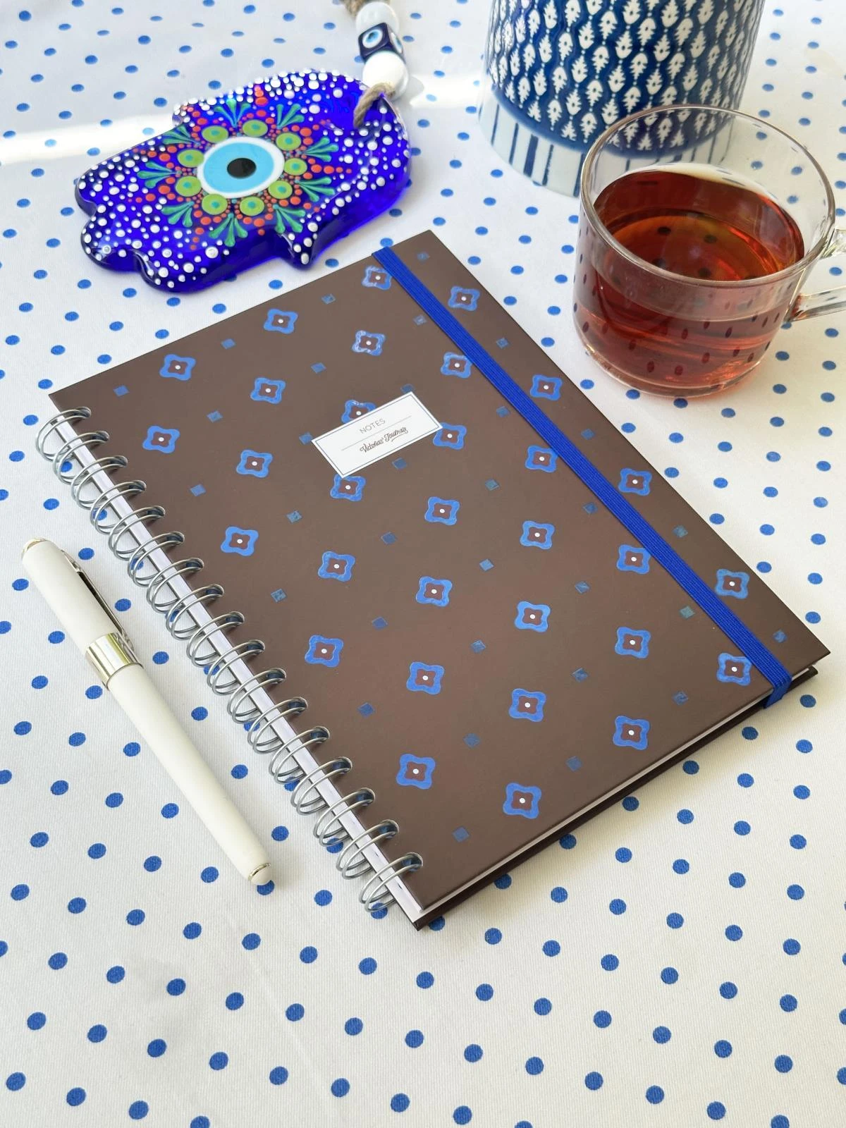 123-0071 Victoria's Journals Sert Kapaki Spiralli Defter 17x24 cm 90 gr. 96 Yaprak Çizgili Hover
