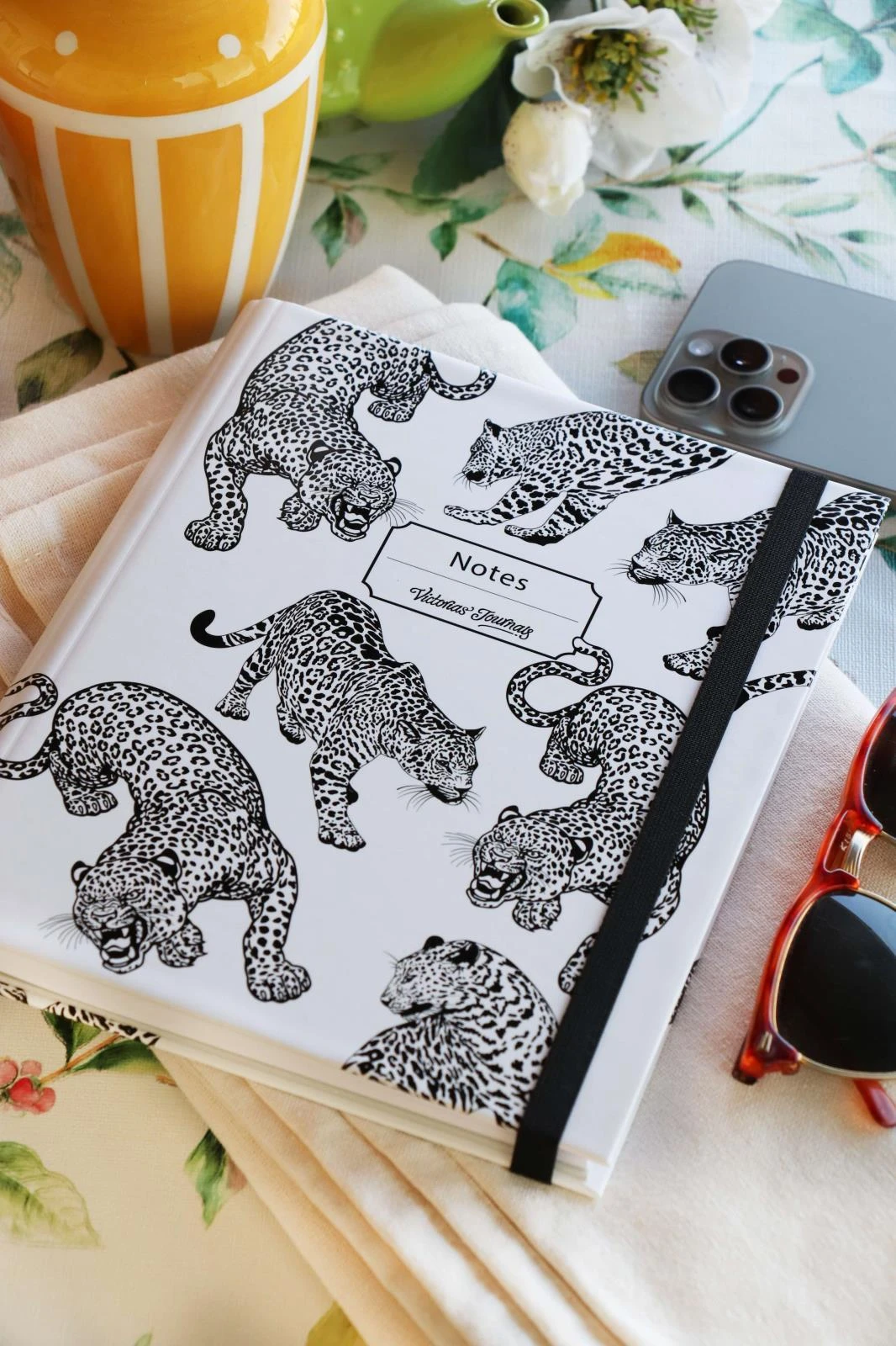 Victoria's Journals Gizli Spiralli Defter 17x24 cm 90 gr. 96 yp. Çizgili Hover