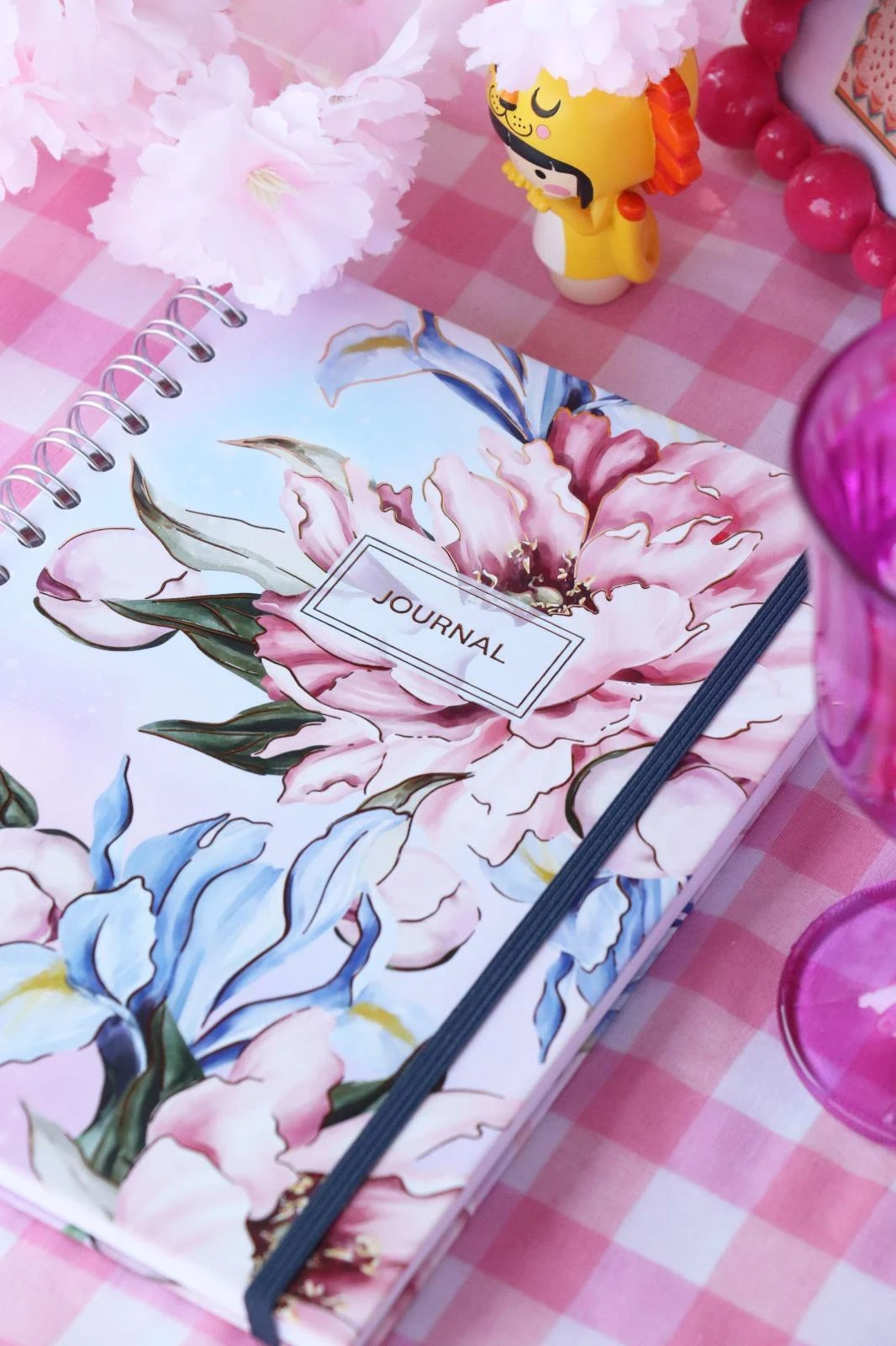 Victoria's Journals Sert Kapak Spiralli Defter 17x24 cm 90 gr. 96 yp. Çizgili Hover