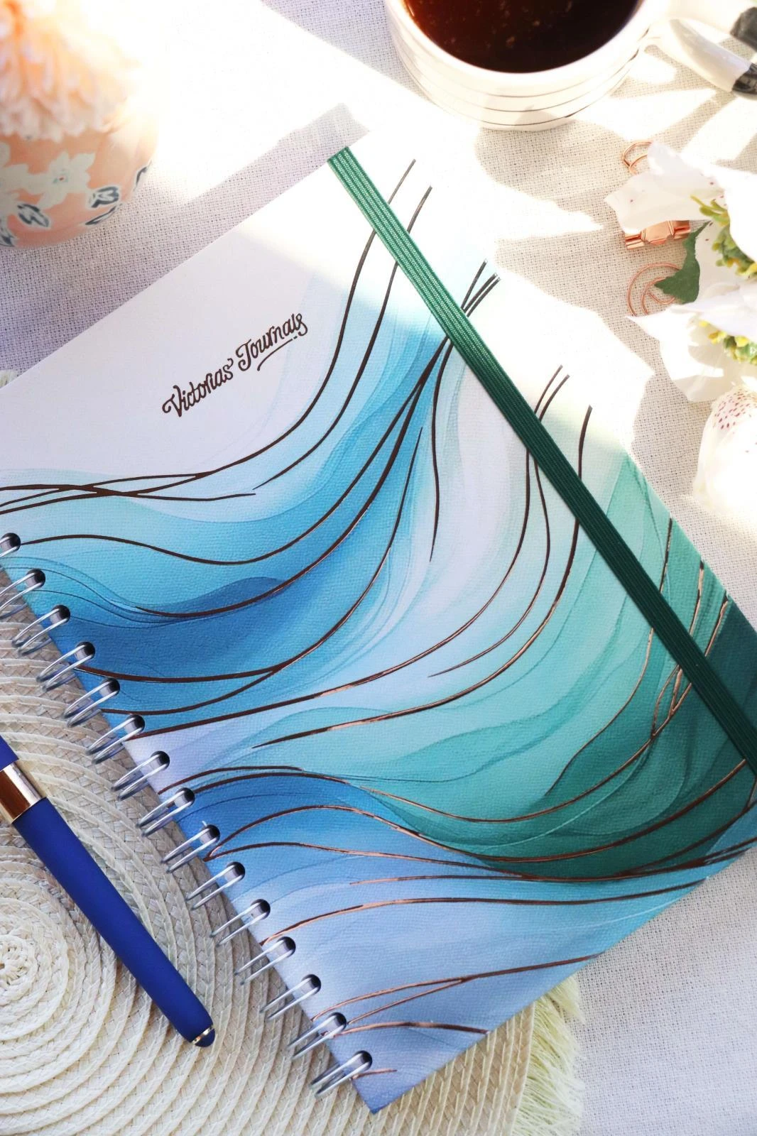 Victoria's Journals Sert Kapak Spiralli Defter 17x24 cm 90 gr. 96 yp. Noktalı Hover