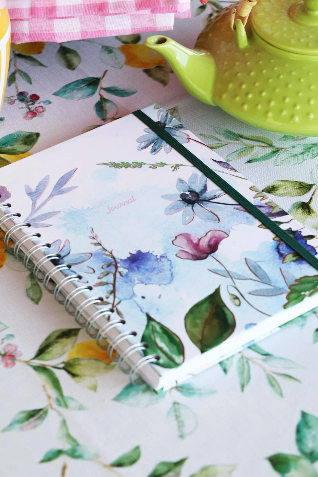 Victoria's Journals Sert Kapak Spiralli Defter 17x24 cm 90 gr. 96 yp. Noktalı