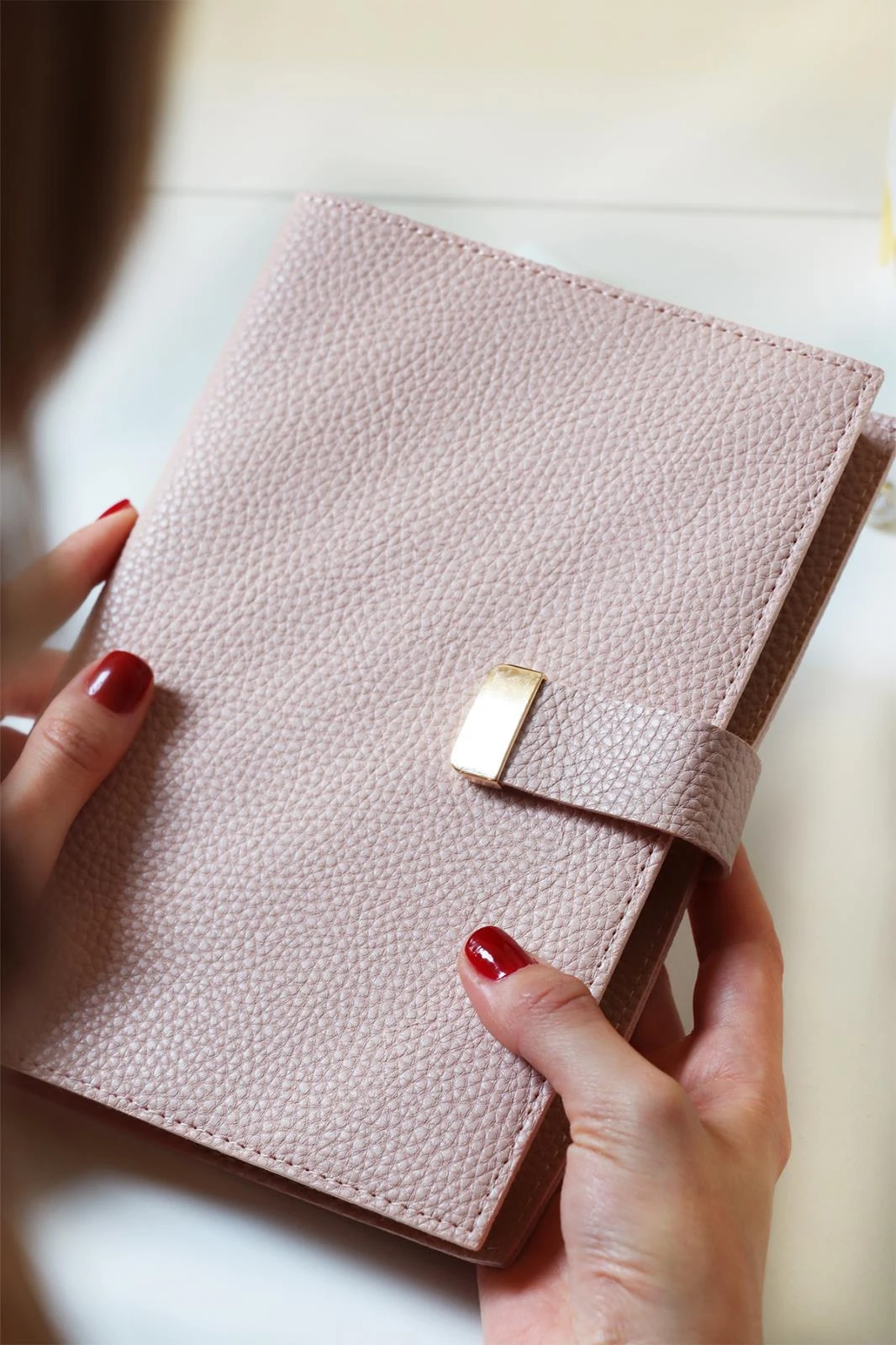 Victoria's Journals Executive Vegan Deri Defter. A5. 100 gr. 240 sayfa. Kenar Yaldızlı Şeftali