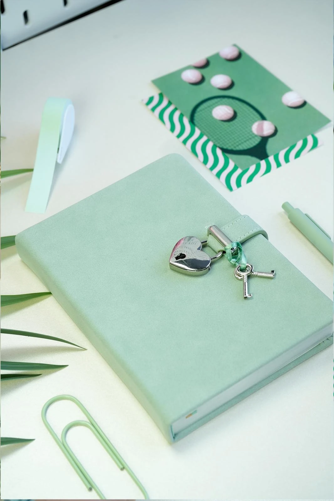 Hush Hush Kilitli Defter 80gr. 160 yp.Çiz. Açık Yeşil