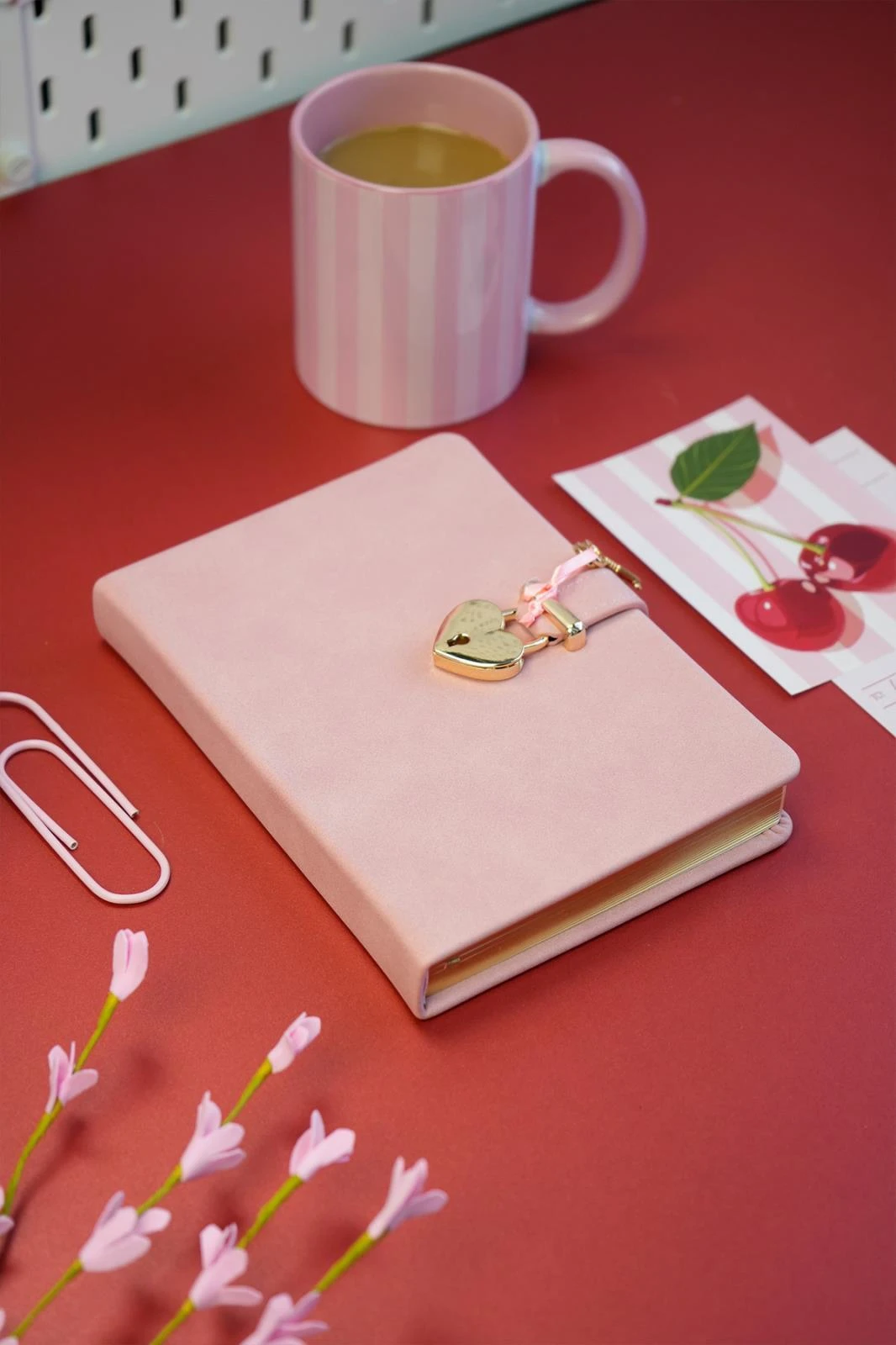 Hush Hush Kilitli Defter 80gr. 160 yp.Çiz. Pembe