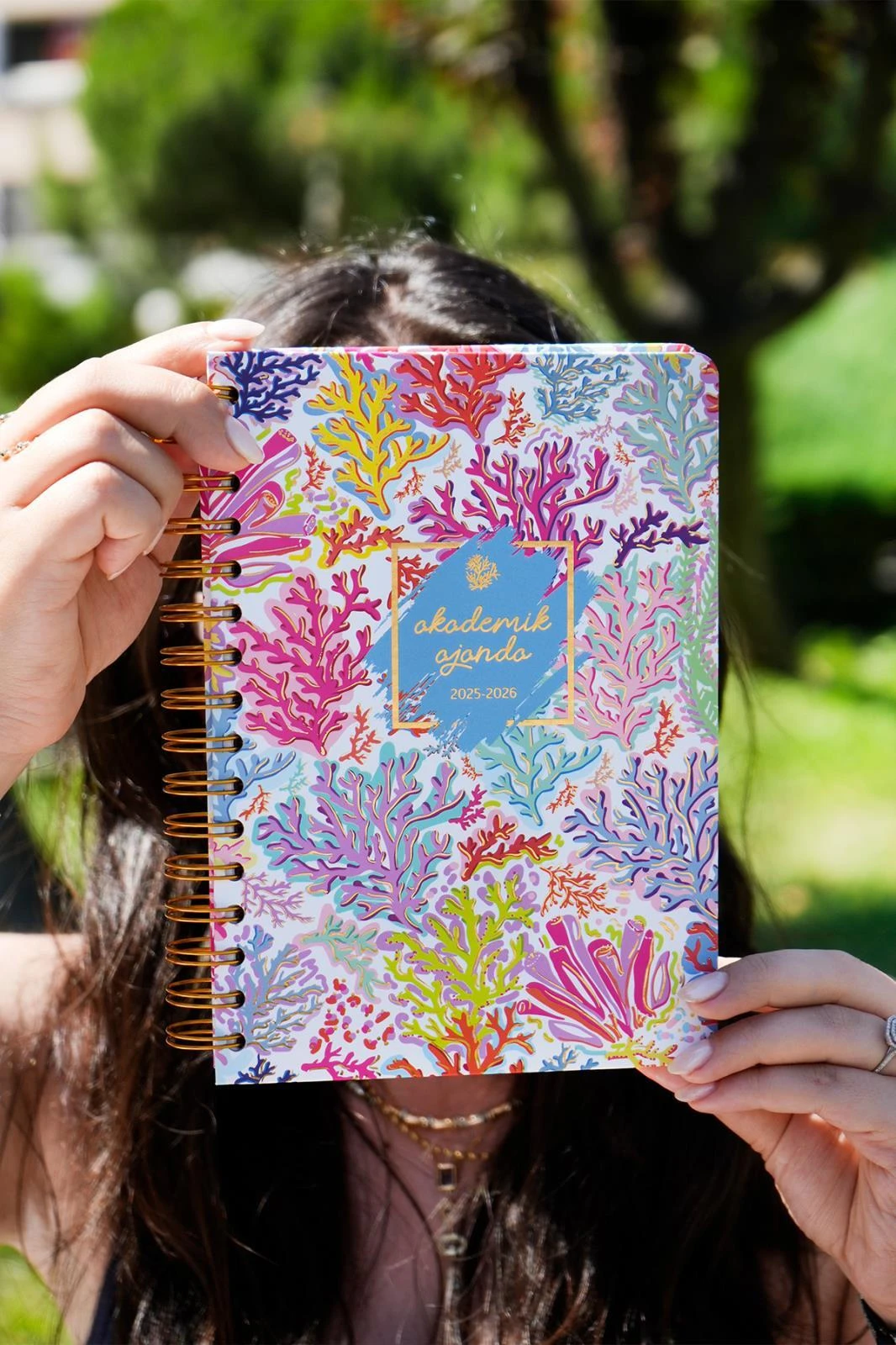 Victoria's Journals Coral Bloom Renkli Mercan Desenli A5 Spiralli Akademik Ajanda 2025-2026 - Motivasyon Sayfalı Hover