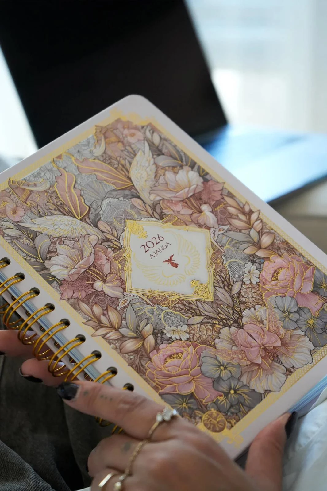 Victoria's Journals Spiralli Sert Kapak Motivasyon Ajandası A5 Haftalık 2026 Hover