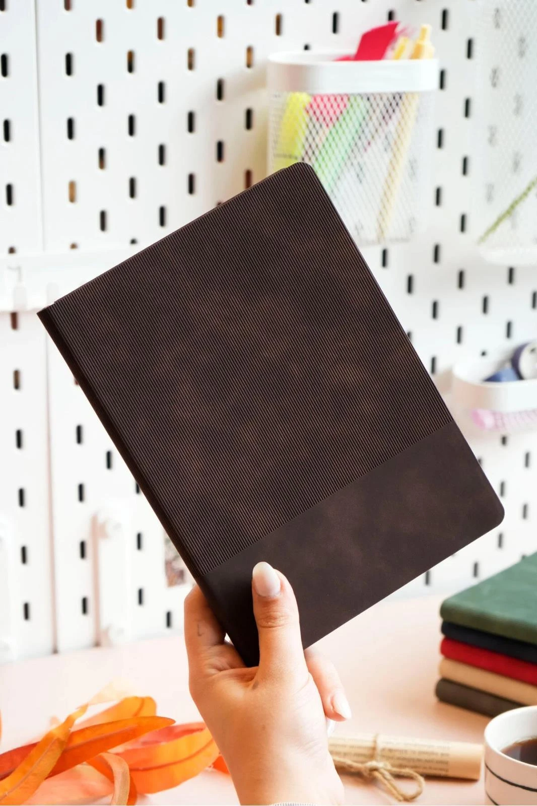 Smyth Stripes Esnek Kpk Vegan Deri Defter A5, 192 sf. 80 gr. Ivory. Kenar Renkli