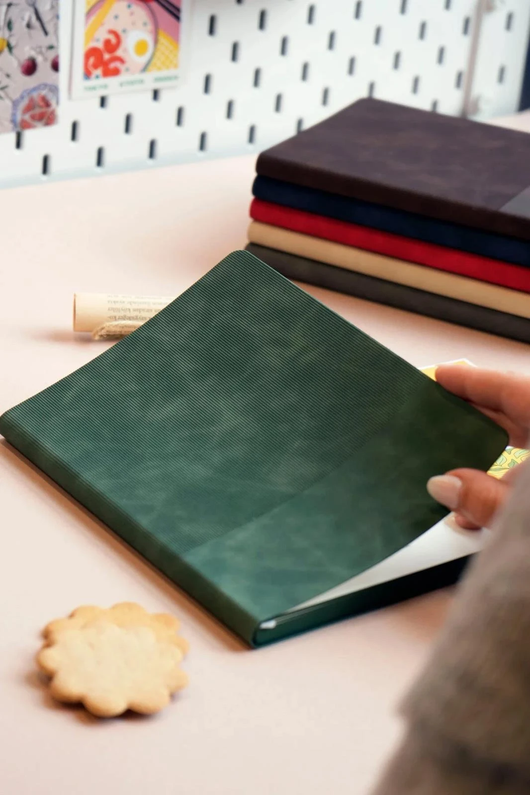 Smyth Stripes Esnek Kpk Vegan Deri Defter A5, 192 sf. 80 gr. Ivory. Kenar Renkli