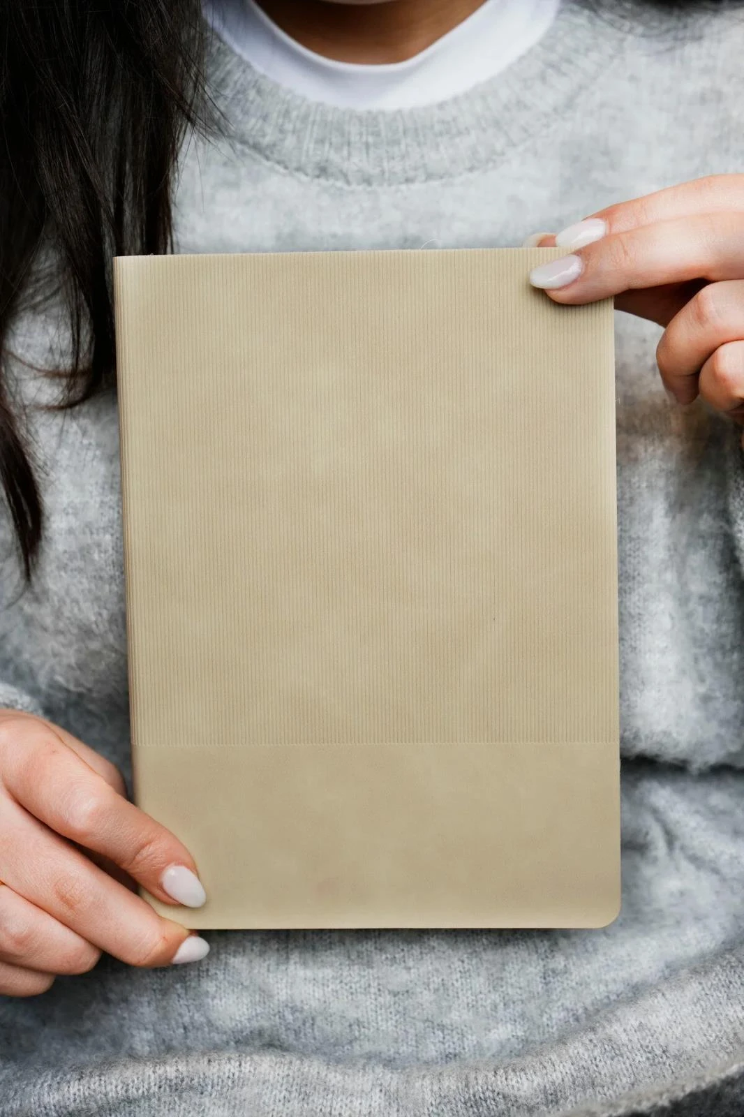Smyth Stripes Esnek Kpk Vegan Deri Defter A5, 192 sf. 80 gr. Ivory. Kenar Renkli Hover